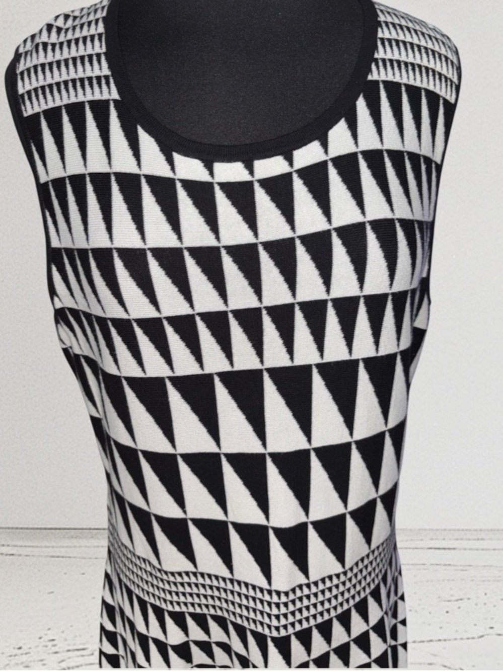 Worthington Geometric Sweater Dress, P2P:20-22.5”; L:44 - Picture 2 of 11